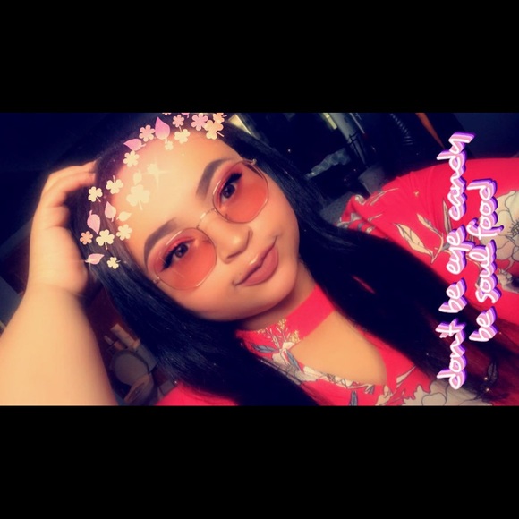 Meet your Posher, Ciera - Picture 1 of 1